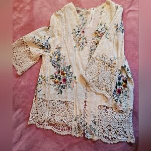 Solitaire Floral Embroidered Kimono